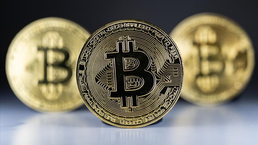 Bitcoin zirveye ulaştı: Piyasa değeri ilk kez 1 trilyon doları geçti