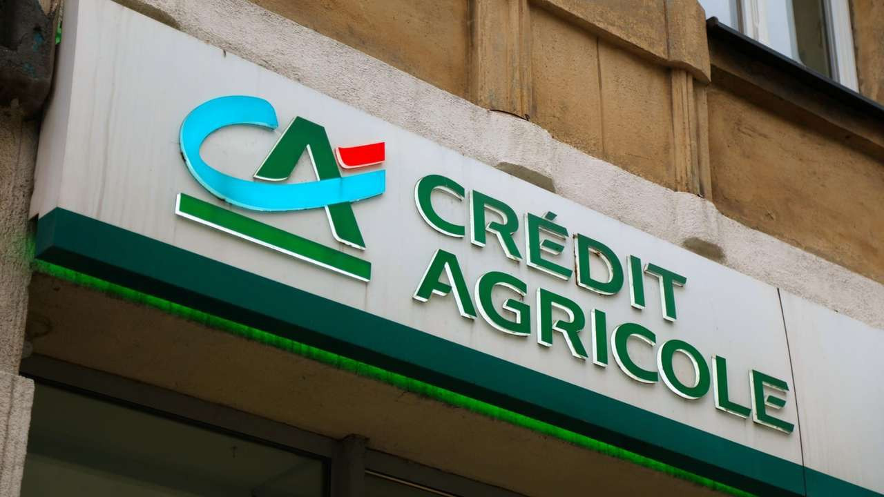 Fransız Banka Credit Agricole, İki Büyük LNG Projesini Finanse Etmeme Kararı Aldı