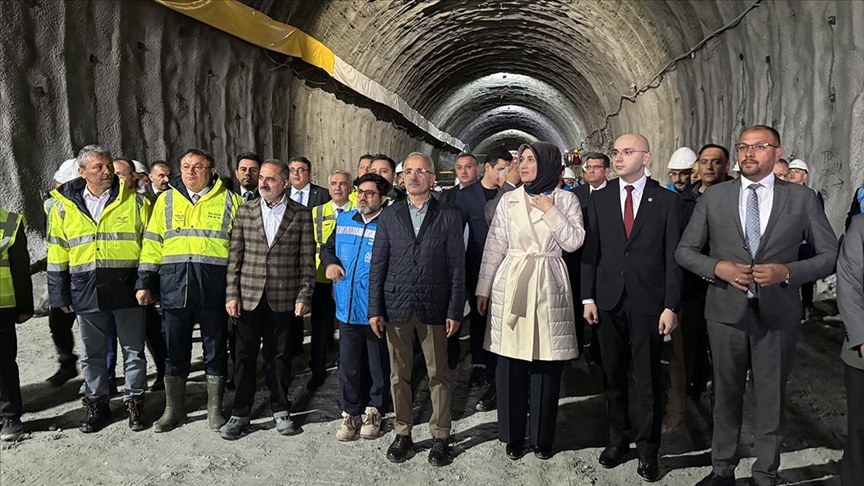 Ankara-İzmir Hızlı Tren Hattı’nda son durum: Bakan Uraloğlu konuştu