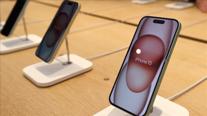 Çin’deki Apple Akıllı Telefon Satışları Altüst Oldu