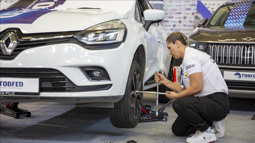 İstanbul Automechanika’da Kadın Otomobil Tamircileri Yarışması