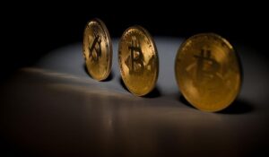 Bitcoin’in Serbest Düşüşü: 59.000 Doların Altına Çöktü